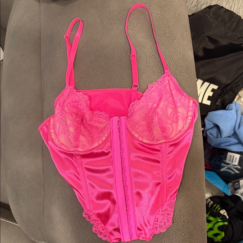 Elegant Pink Lace Bustier